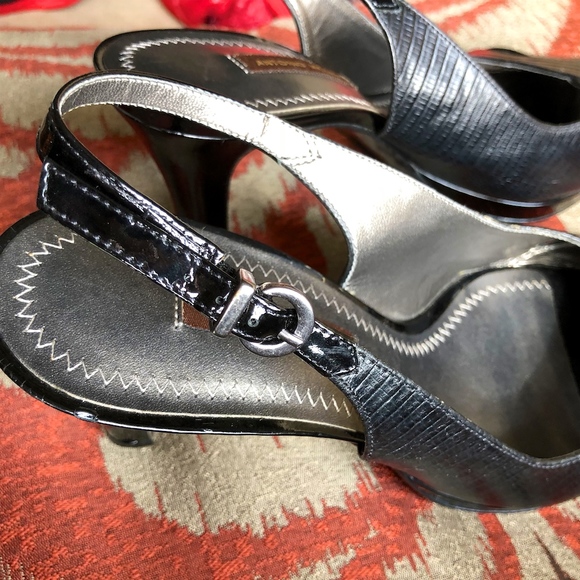 NEW!! Antonio Melani Slingbacks, textured leather - Picture 8 of 8